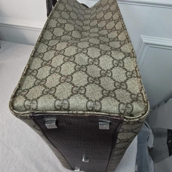 Gucci GG Supreme Monogram Tote With COA - Picture 9 of 11